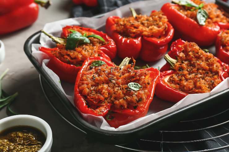 La ricetta dei peperoni ripieni senza carne