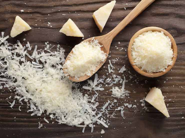 Pasta burro e Parmigiano, le calorie 