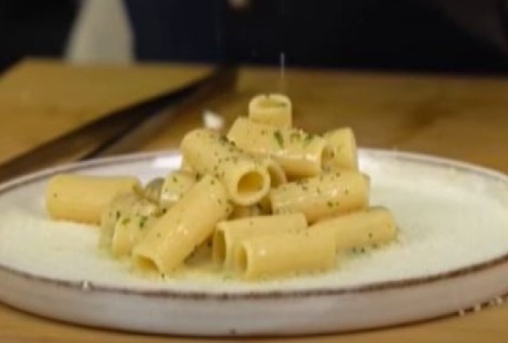 Bruno Barbieri sa rendere appetitosa anche una pasta in bianco