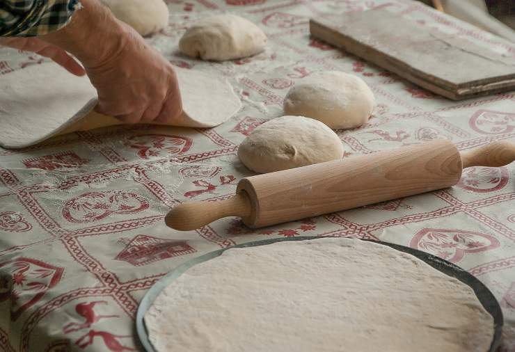 pizza preparazione