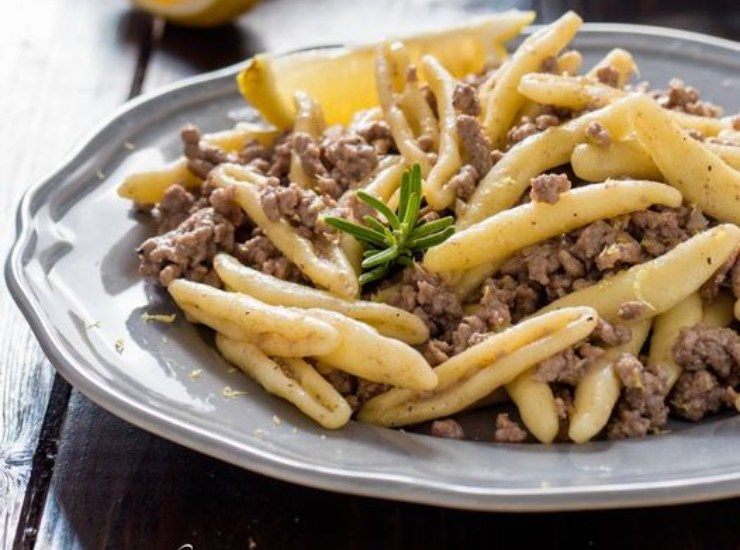 Ricetta pasta alla genovese veloce