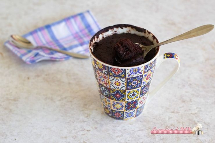 Torta in tazza senza uova ricetta