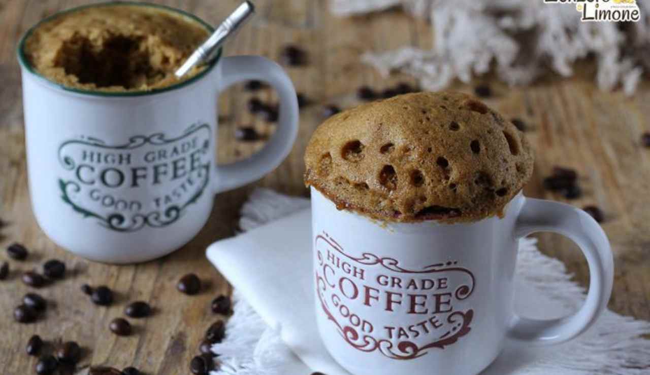 Torta in tazza senza uova ricetta