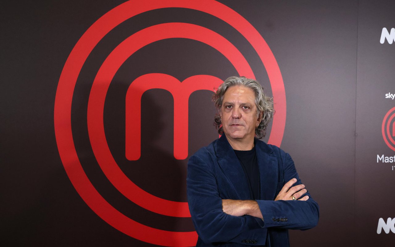 Giorgio Locatelli giudice di MasterChef Italia posa a margine della presentazione alla stampa della nuova edizione dello show cooking 