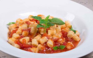 Come fare degli gnocchi al pomodoro perfetti