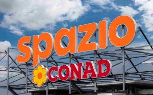 Riportare le bottiglie di plastica da Conad